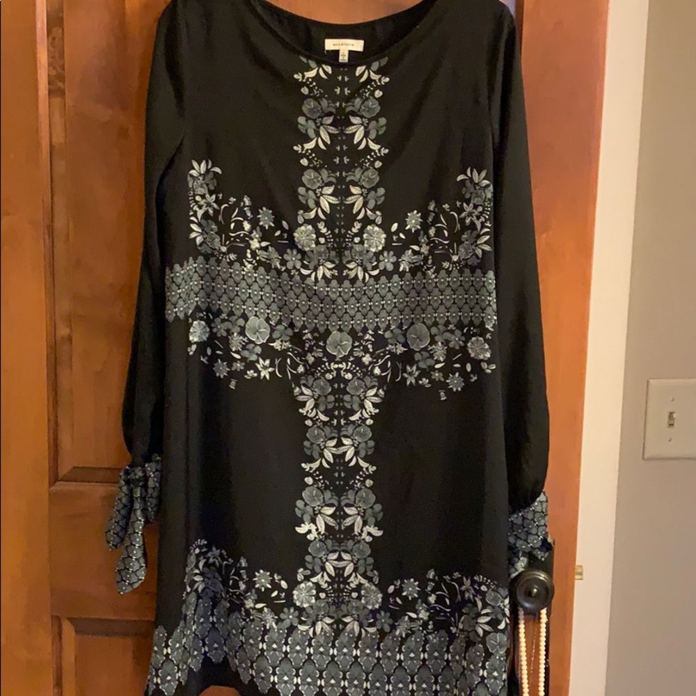Adorable dress for event or work! Max Studio